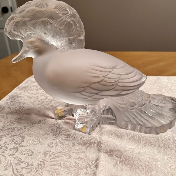 Authentic Lalique crystal Goura Bestiary Bird - Picture 4 of 4